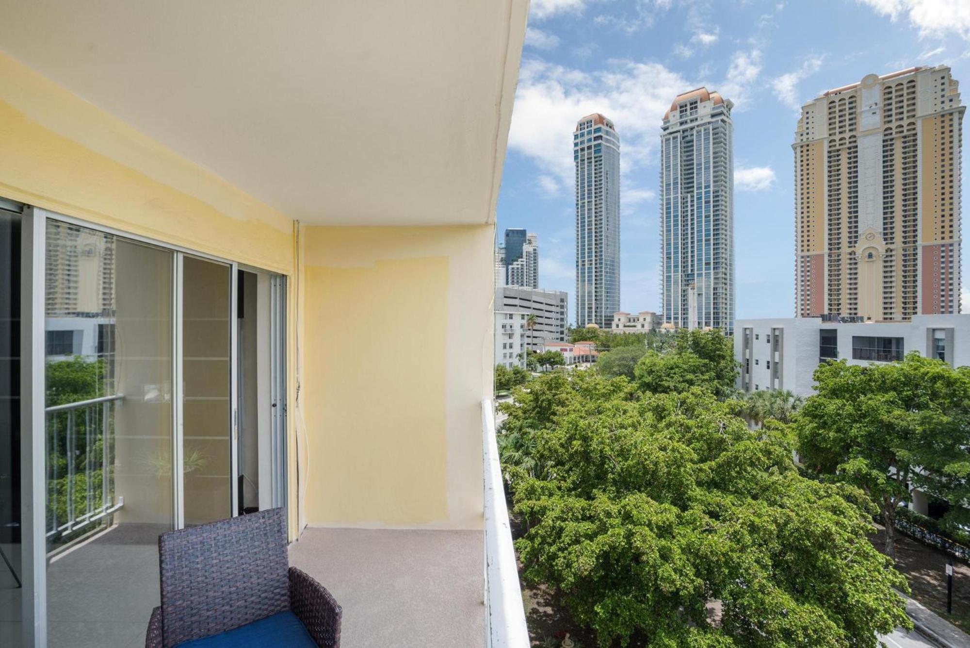 Marbella Towers High Floor Wonderful Condos Miami Beach Exterior photo